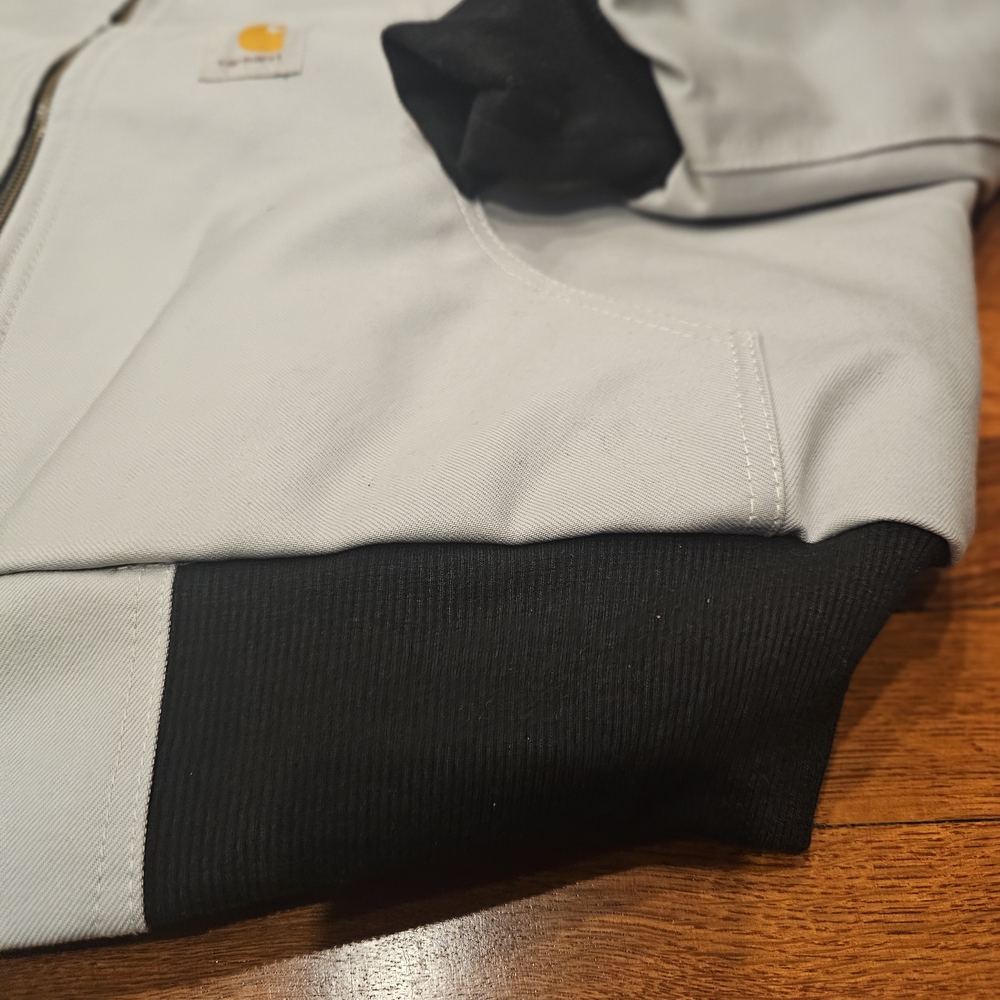 Carhartt Gray and Black Jacket with NY Logo - Picture 3 of 11